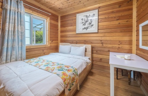 Hwacheon Casa | Hwacheon Parprika Yellow Pension