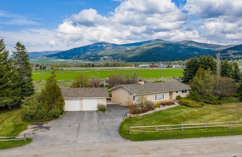 Bozeman Casa | Bellamente, casa remodelada al sur de Bozeman!