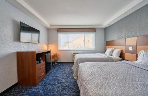Main Street Hyannis Hotel | Hyannis Plaza Hotel