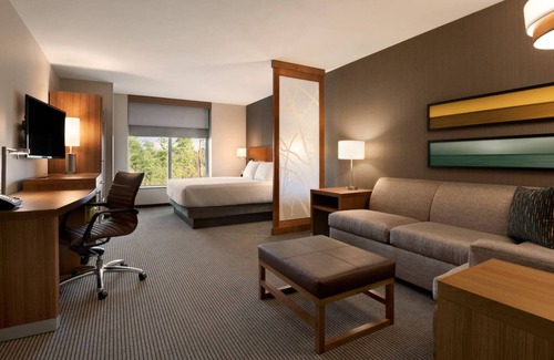 The Woodlands Hotel | Hyatt Place Houston / The Woodlands