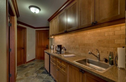 Olympic Valley Condominio | Resort @ Squaw Creek, ¡VISTAS PANORÁNICAS!Amenidades de 4 estrellas, PISCINA IN / OUT PISCINA-hotubs, SPA
