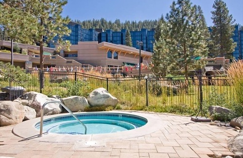 Olympic Valley Condominio | Resort @ Squaw Creek, ¡VISTAS PANORÁNICAS!Amenidades de 4 estrellas, PISCINA IN / OUT PISCINA-hotubs, SPA