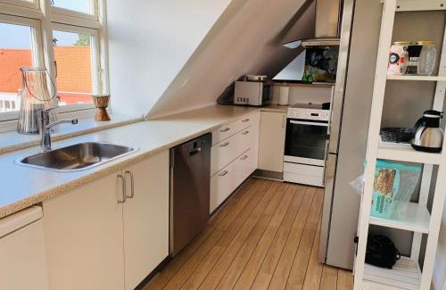 Varde Apartamento | Hyggelig 1.sals lejlighed i Varde midtby.