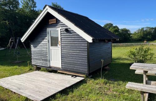 Sønderborg Otro | Hyggelig hytte i landlig idyl