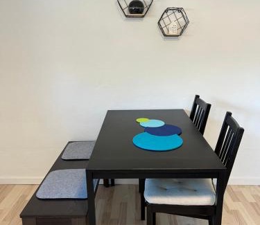 Herning Apartamento | Hyggelig & lys kælderlejlighed