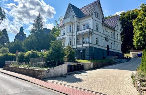 Oberdorla Apartamento | HyggeLiving - NEU - LUXUS - Villa - Bergblick - 3 Balkone - Parken - 100qm