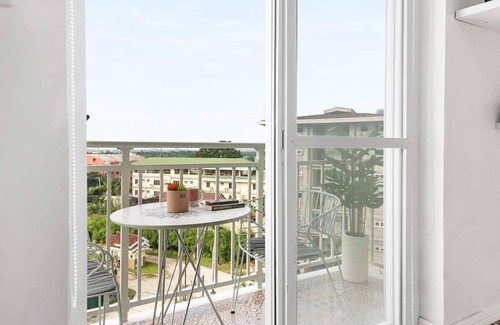 Mactan Export Processing Zone Apartamento | Hyllia by J&J ( Near Airport| Wi-Fi | Netflix )