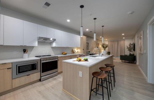 Downtown Nashville Casa | Hyve - Timber Blanc - Walk to Broadway