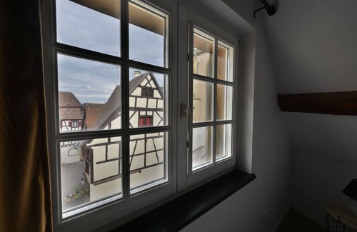Old Town Cabaña | Gîte-Place Jeanne d'Arc-Baño en la habitacion-Vista a la Ciudad