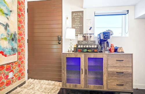 North Hills East Casa | I. Lovely Family Home Near Universal + Hollywood with Patio, Balcony, & Parking