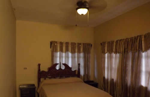 Belize City Casa | I & R Home