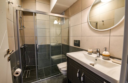 Bozcaada Hotel | İrinikos Otel