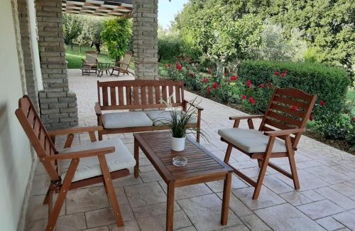 Citta Sant'Angelo Apartamento | I Tre Laghi Countryhouse 14 posti letti Cottage 10 posti letti