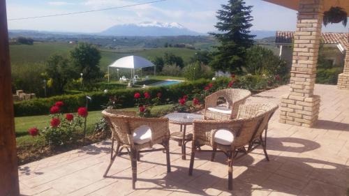 Citta Sant'Angelo Apartamento | I Tre Laghi Countryhouse 14 posti letti Cottage 10 posti letti