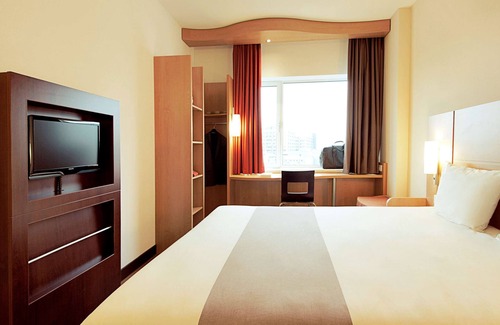 Bata Hotel | ibis Bata
