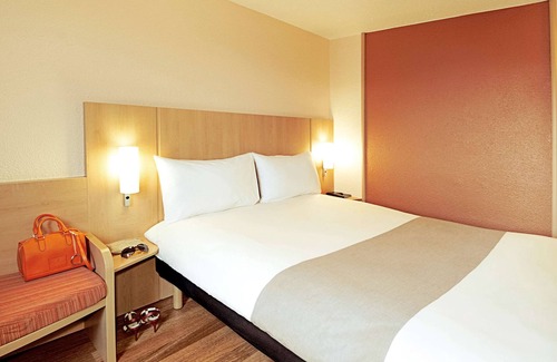 Bata Hotel | ibis Bata