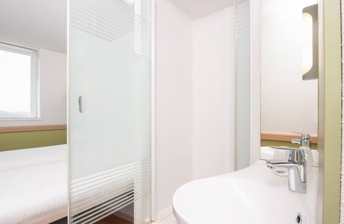 Breitenrain-Lorraine Hotel | ibis budget Bern Expo