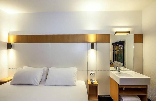 Strathfield South Hotel | ibis budget Enfield