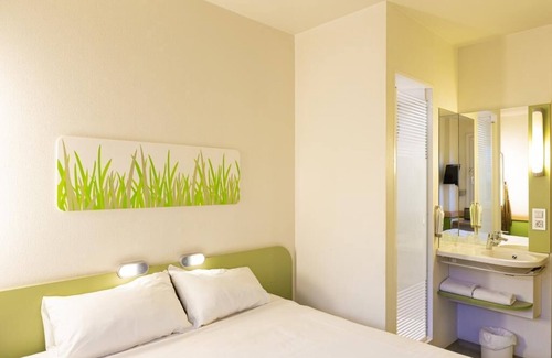 Las Campas y San Claudio Casa | ibis budget Oviedo