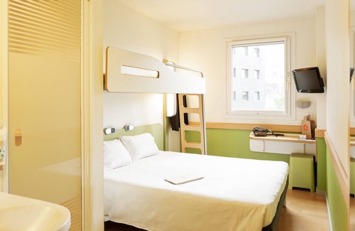 Las Campas y San Claudio Casa | ibis budget Oviedo