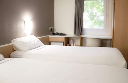 Newcastle West Hotel | ibis Newcastle