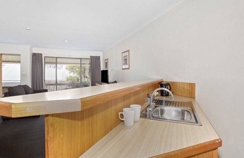 Sutton Complejo | ibis Styles Canberra Eaglehawk