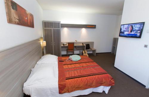 Plan de Campagne Hotel | ibis Styles Marseille Plan de Campagne
