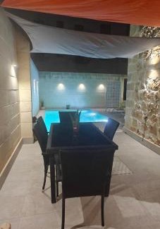 Xaghra Casa | Ic-Cikwejra Farmhouse - Authentic 300 year old property - Island of Gozo, Malta