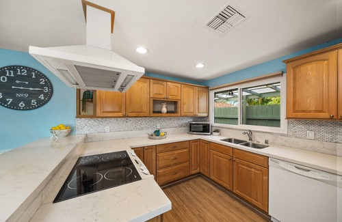 Kaanapali Condominio | ICC 30 Remodeled 2BD Cottage Across the Street from Kahekili Beach