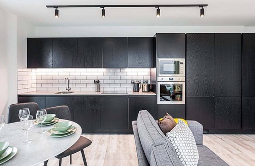 East Acton Apartamento | Icon Tower Flat II