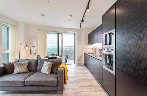 East Acton Apartamento | Icon Tower Flat II