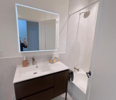 Russian Hill Apartamento | Iconic 3 bedroom with Sweping Bay City Views, 100 Walk Score