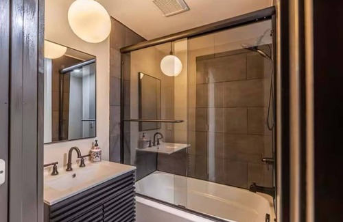 Mount Washington Casa | Iconic 3BD Entire House in The Heart Of Pittsburg