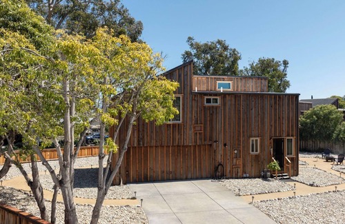 West Mesa Cabaña | Iconic Beach House: Stay at the Love Cottage, Crafted for the Beach Boys 1976