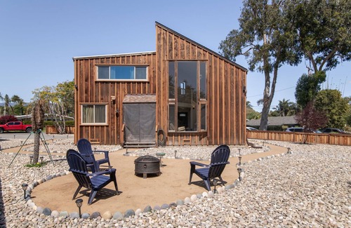West Mesa Cabaña | Iconic Beach House: Stay at the Love Cottage, Crafted for the Beach Boys 1976