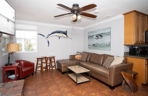 Mission Beach Casa | Iconic Cottage, Steps to Beach/Ocean, AC,Parking