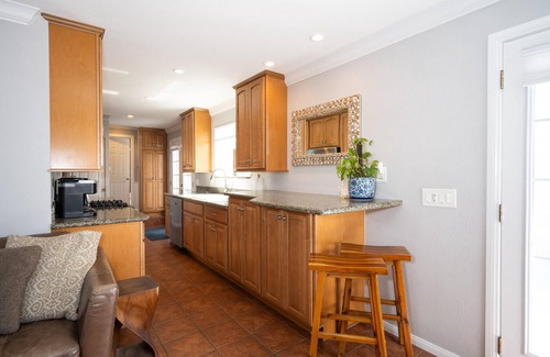 Mission Beach Casa | Iconic Cottage, Steps to Beach/Ocean, AC,Parking