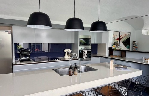 Peka Peka Casa | Iconic & Curvaceous Beach House