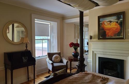 Downtown Halifax Casa | Iconic Luxurious Downtown Building History Galore