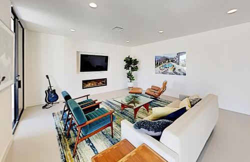 Palm Desert Casa | Iconic Oasis
