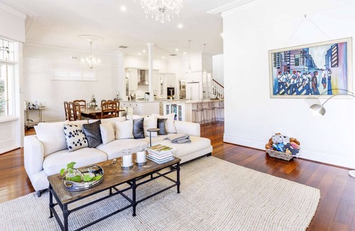Mount Lawley Casa | Iconic renovated federation home on Mt Lawley's prettiest street. WIFI & Parking