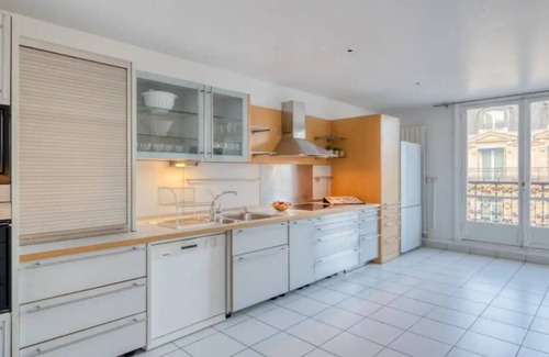 Champs-Elysees Apartamento | ICONIC VIEWS AWAIT: LUXE 5-BEDROOM PENTHOUSE IN PRESTIGIOUS CHAMPS-ELYSÉES-350M2