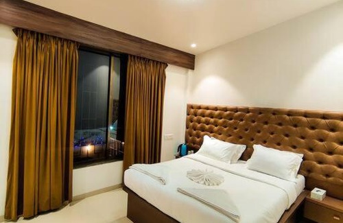 Kadadhe Casa | Icy Villa Lonavala - 4BHK Villa With Pool and Mountain View