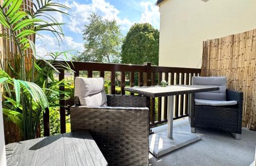 Courseulles-sur-Mer Apartamento | Idéal couple - La Petite Oasis - 10min à pieds du centre ville & plage - 2km du Centre Juno Beach - 23min du Mémorial de Caen - wifi gratuit