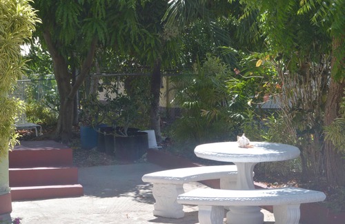 Welches Apartamento | Ideal 2-bedroom apartment on Barbados' South Coast, near beach and attractions!