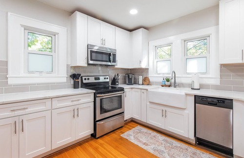 Winston - Salem Casa | Ideal Ardmore Location;Game Room;Hot Tub;BoHo Chic