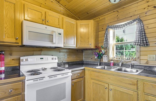 Alton Cabina | Ideal Base Near Zion & Bryce Canyon Nat'l Parks!