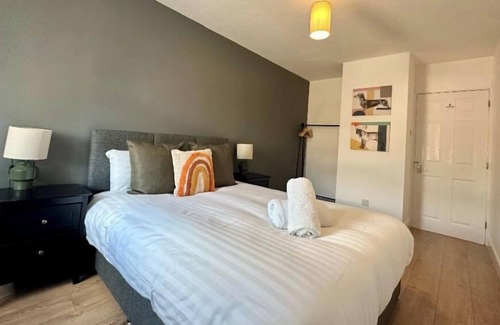 Bicester Apartamento | Ideal Bicester Town Centre Apartment Sleeps 6