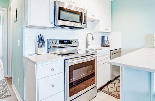 Isle of Palms Villa | Ideal Coastal Condo W/ Water Views, Private Balcony, Fast WiFi & Shared Pool!