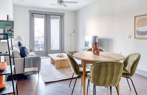 Govalle Apartamento | Ideal East Austin 2BR w/ Pool, Gym & W/D, nr airport, by Blueground